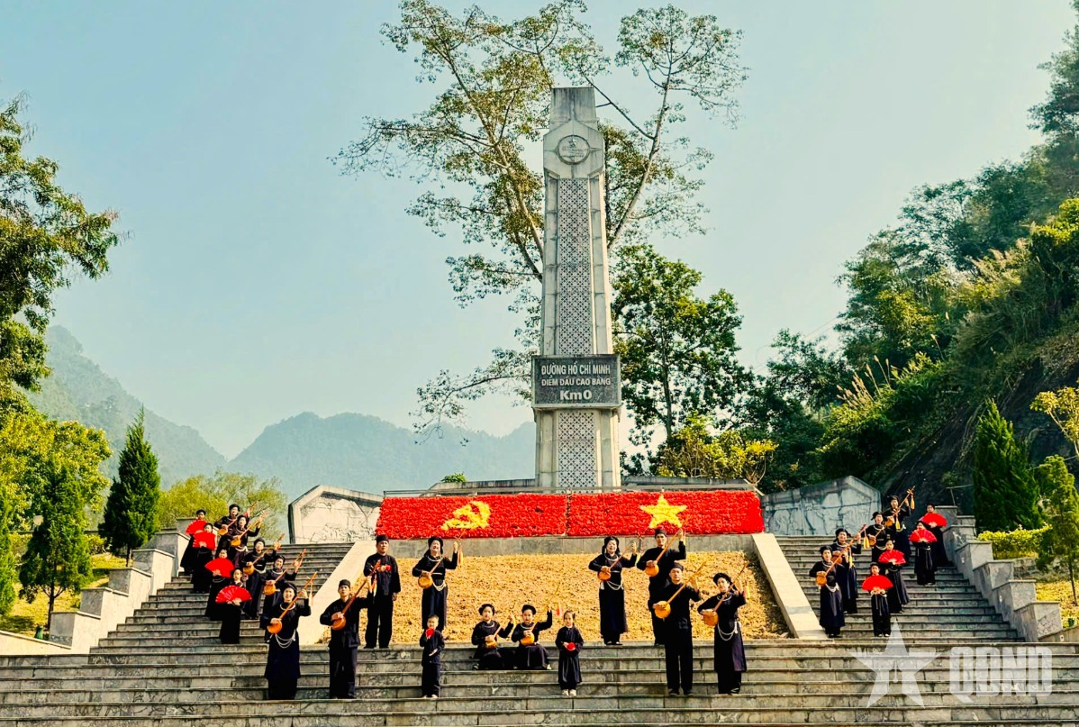 Người về đem tới mùa xuân-Bài 1: Pác Bó in dấu chân Người